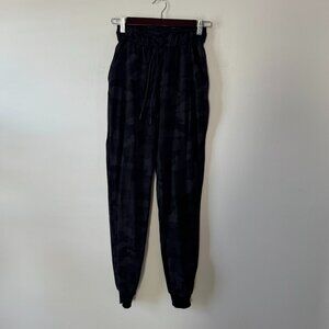 Lululemon Stretch High-Rise Jogger *Full Length Heritage 365 Camo Deep Coal Mult